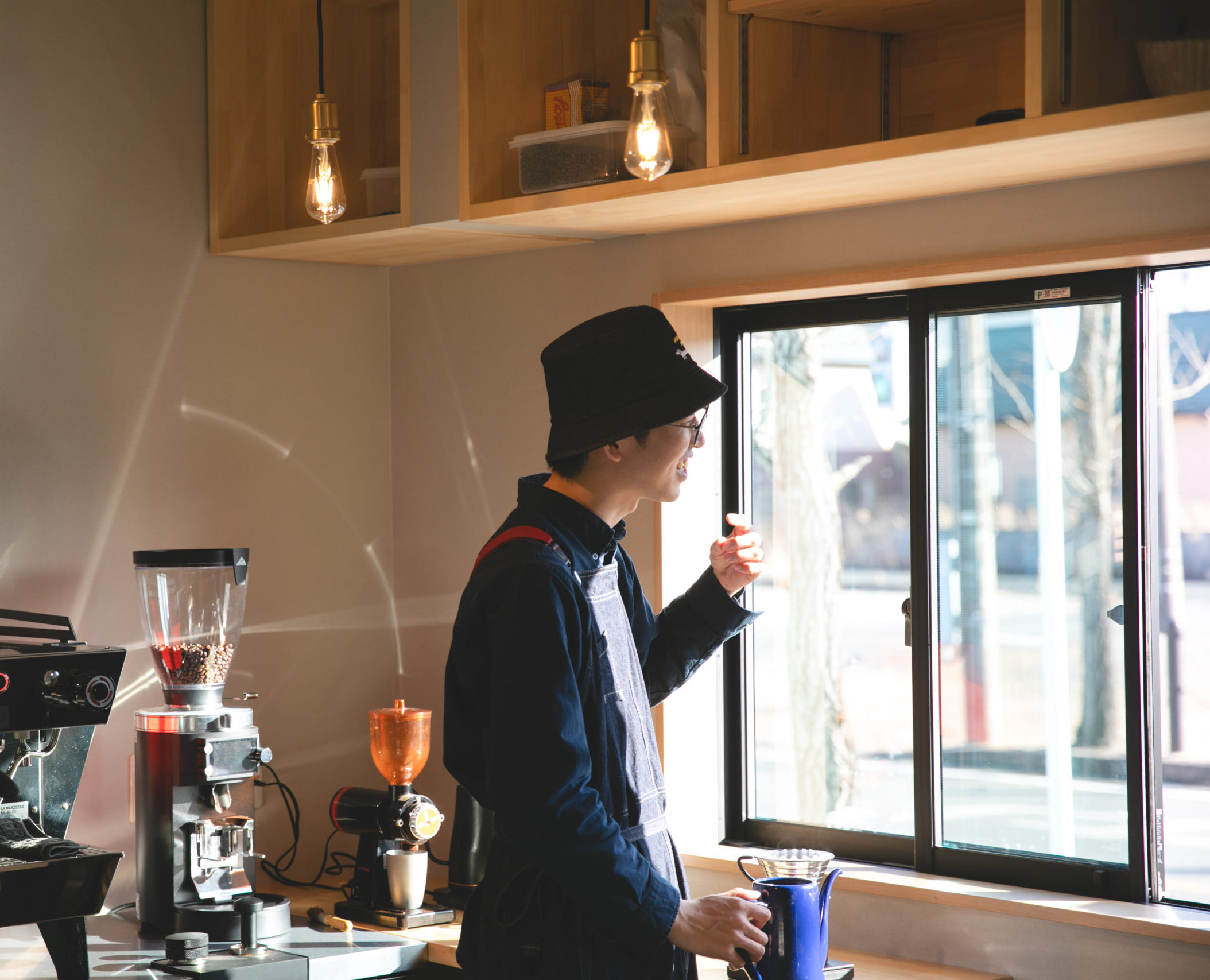 Drink Stand<br />
会話が弾み、日常が交差する一杯。
